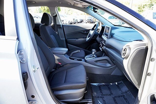 Used 2023 Silver Hyundai SEL image 10