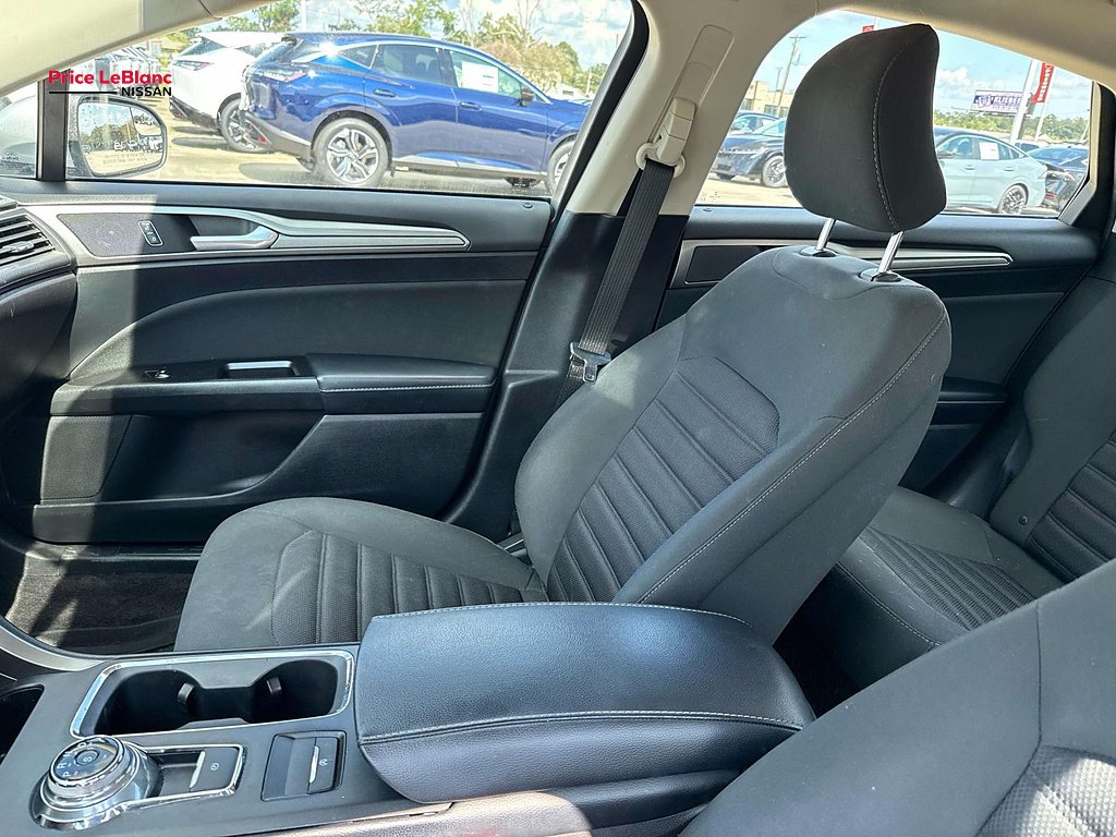 Used 2017 Ingot Silver Ford SE image 15