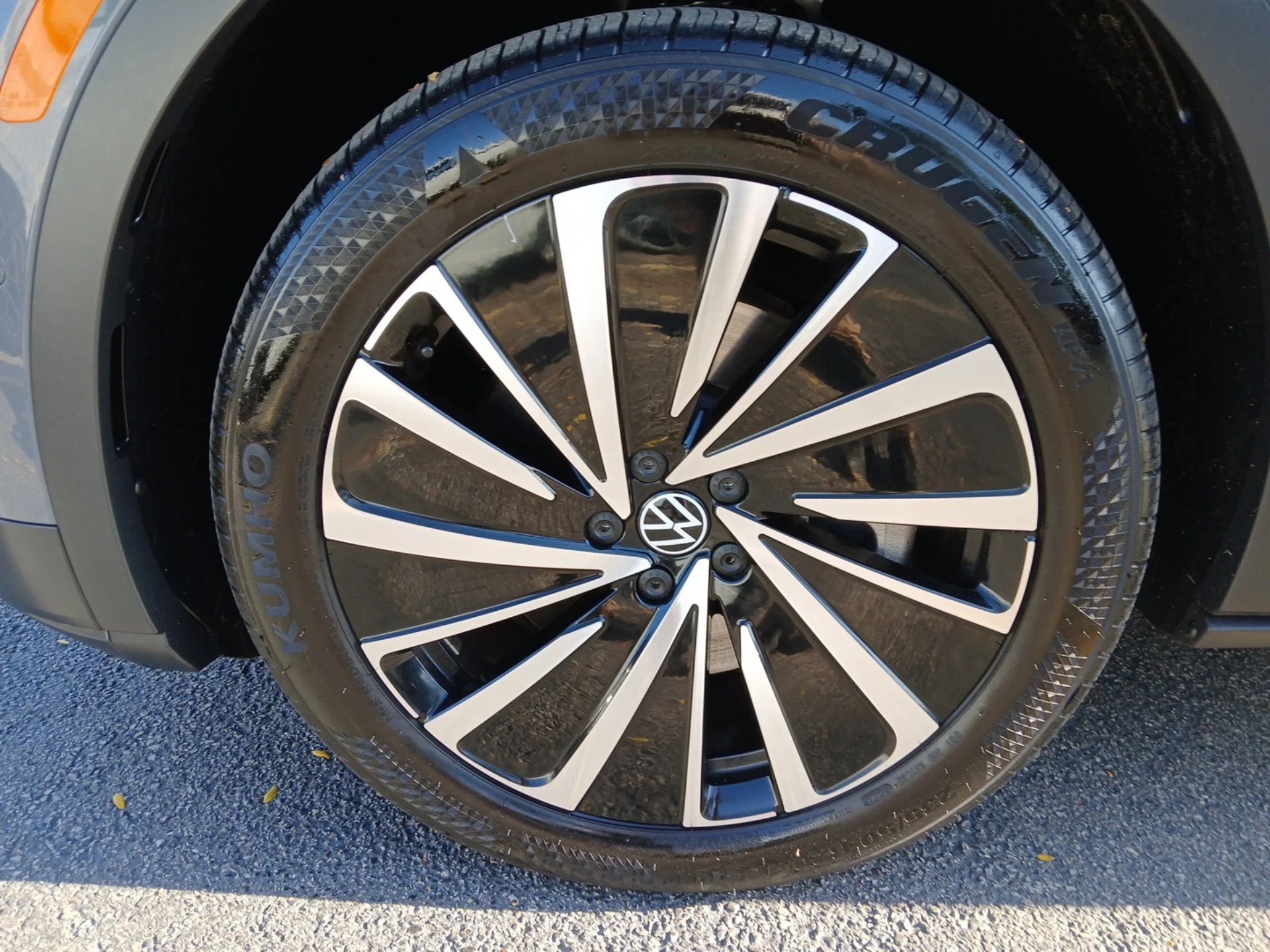 Certified Used 2025 Pure Gray Volkswagen Pro image 26