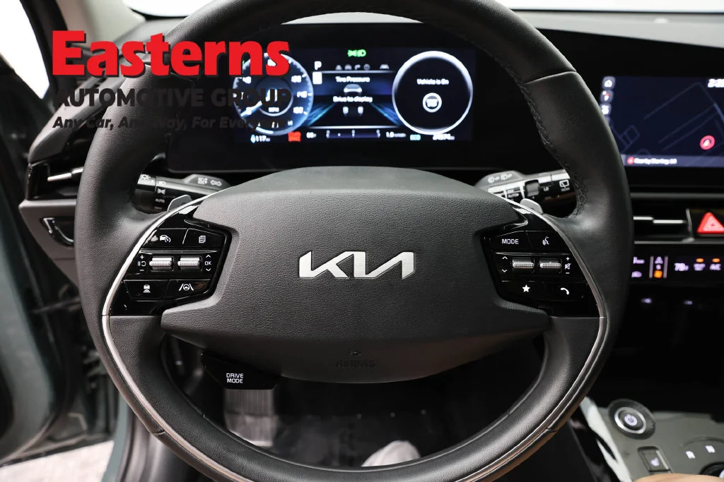 Used 2023 Green Kia Wind image 10
