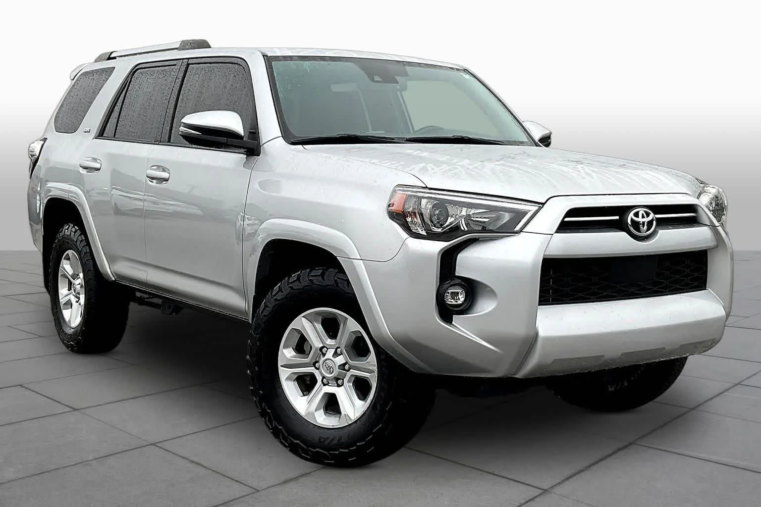 Used 2023 Classic Silver Metallic Toyota SR5 Premium image 3