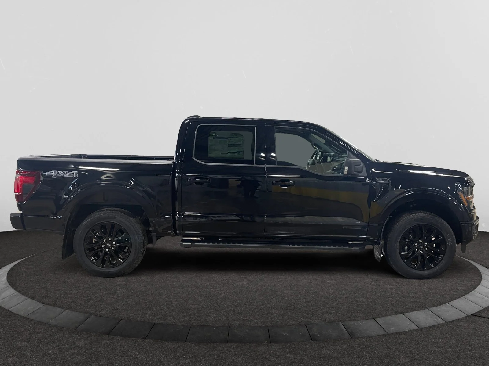 New 2026 Agate Black Metallic Ford XLT image 6