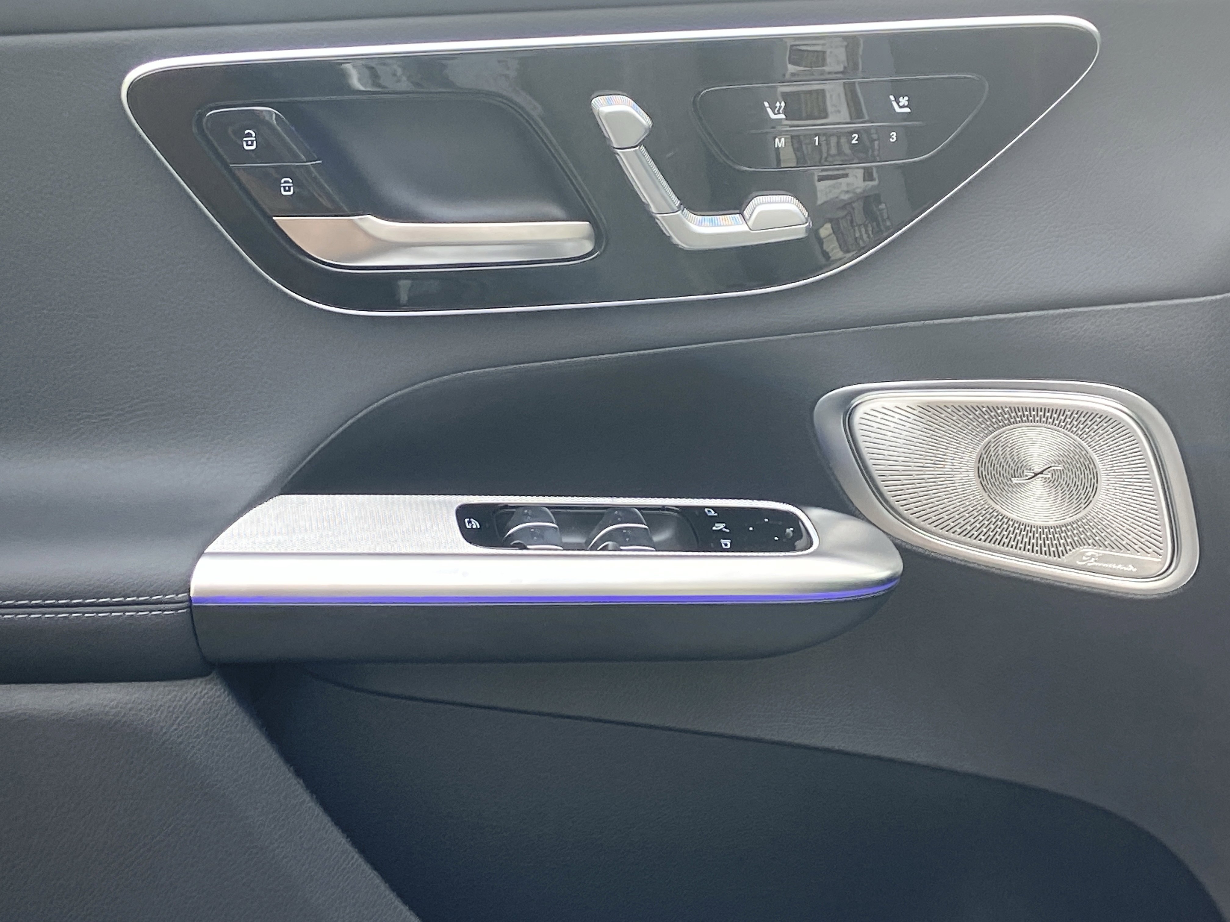 New 2026 MANUFAKTUR Alpine Grey Mercedes-Benz GLC 300 4MATIC® Coupe image 18