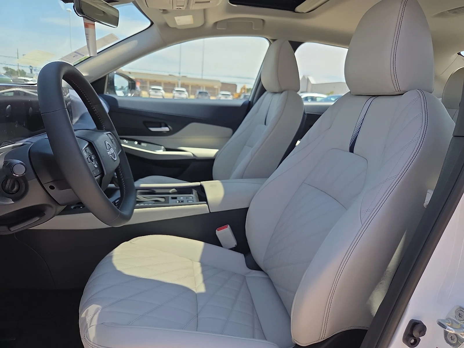 New 2026 QAC Aspen Whit Nissan SL image 15