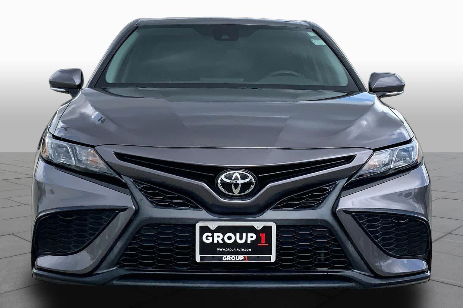 Used 2022 Predawn Gray Mica Toyota SE image 4
