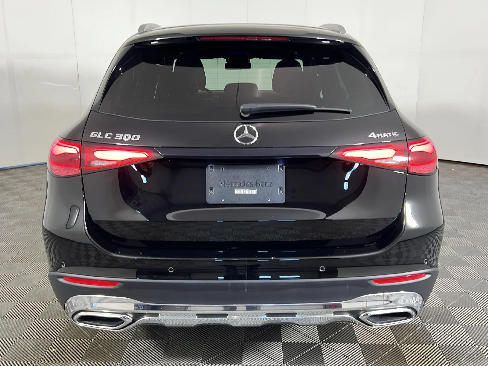 Used 2023 Black Mercedes-Benz GLC 300 image 18