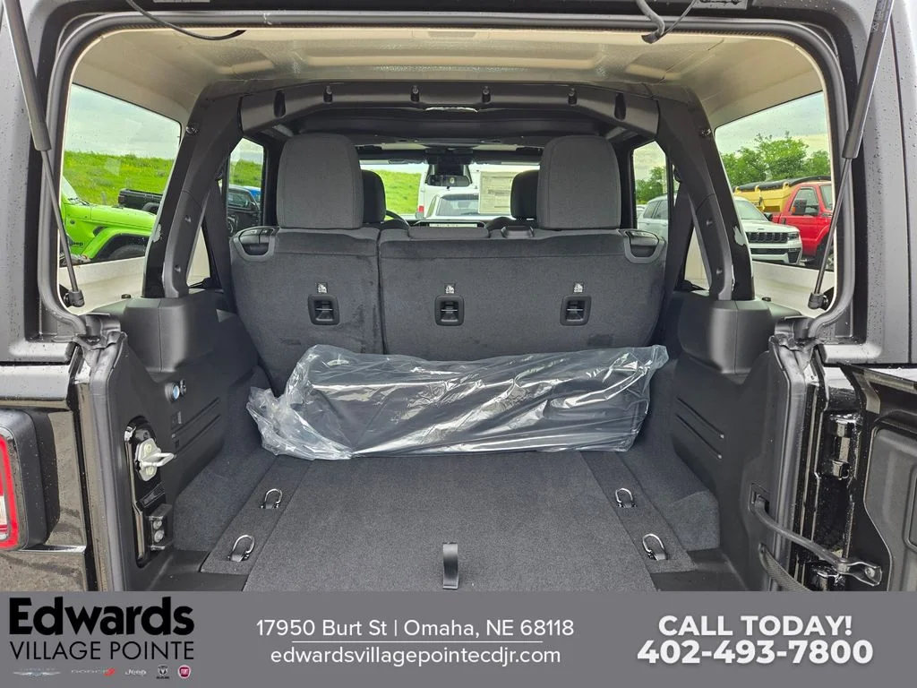 New 2026 Black Clear-Coat Exterior Paint Jeep Sport S image 27