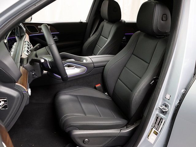 2025 Mercedes-Benz GLE GLE450 - Photo 10