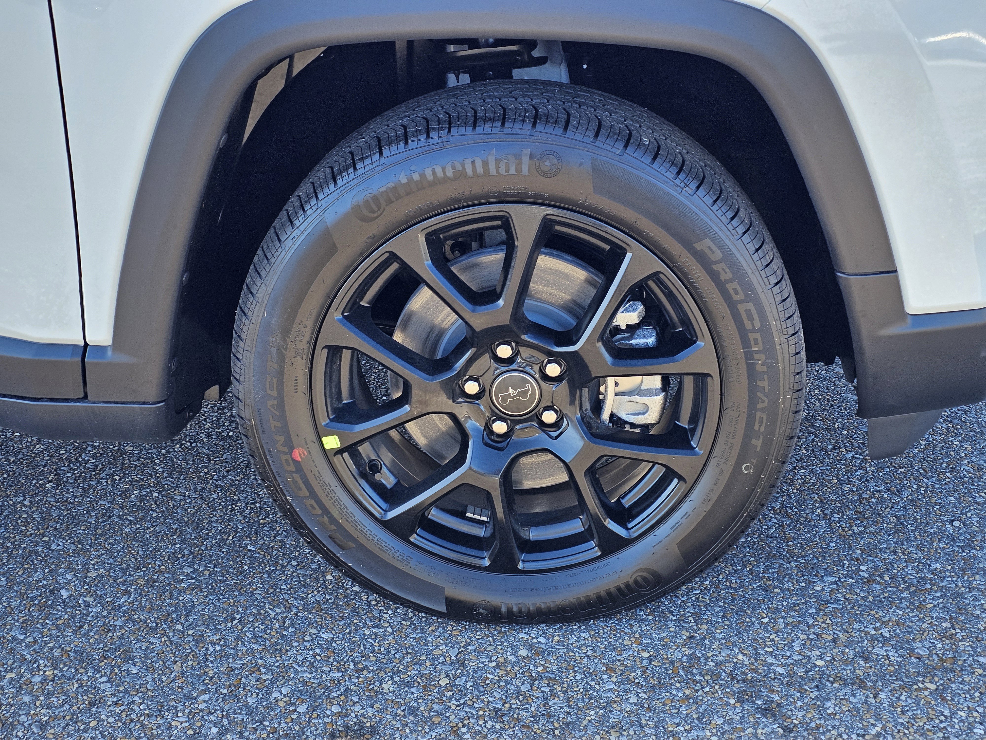 New 2026 Bright White Clearcoat Jeep Latitude Altitude image 6