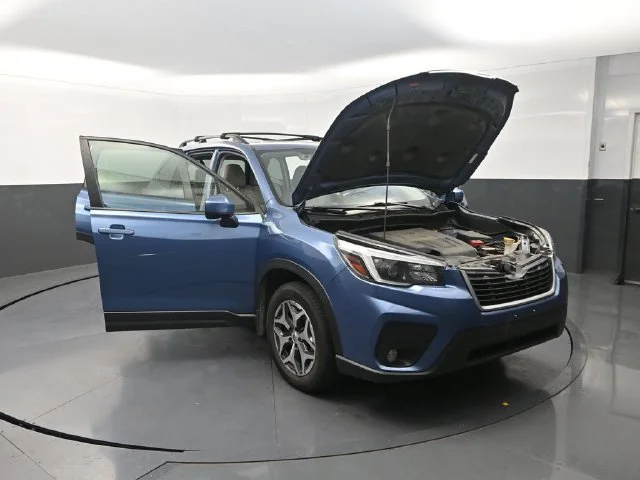 Used 2021 Blue Subaru Premium image 39