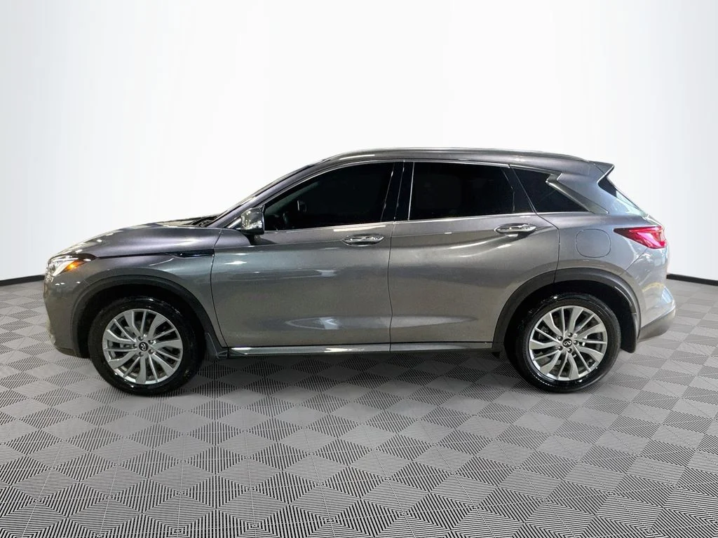 Certified Used 2023 Gray INFINITI LUXE image 9