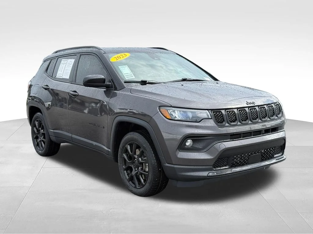 Used 2023 Gray Jeep Latitude image 30