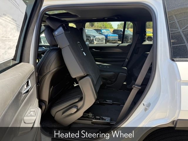 New 2025 Bright White Clear-Coat Exterior Paint Jeep Altitude X image 19