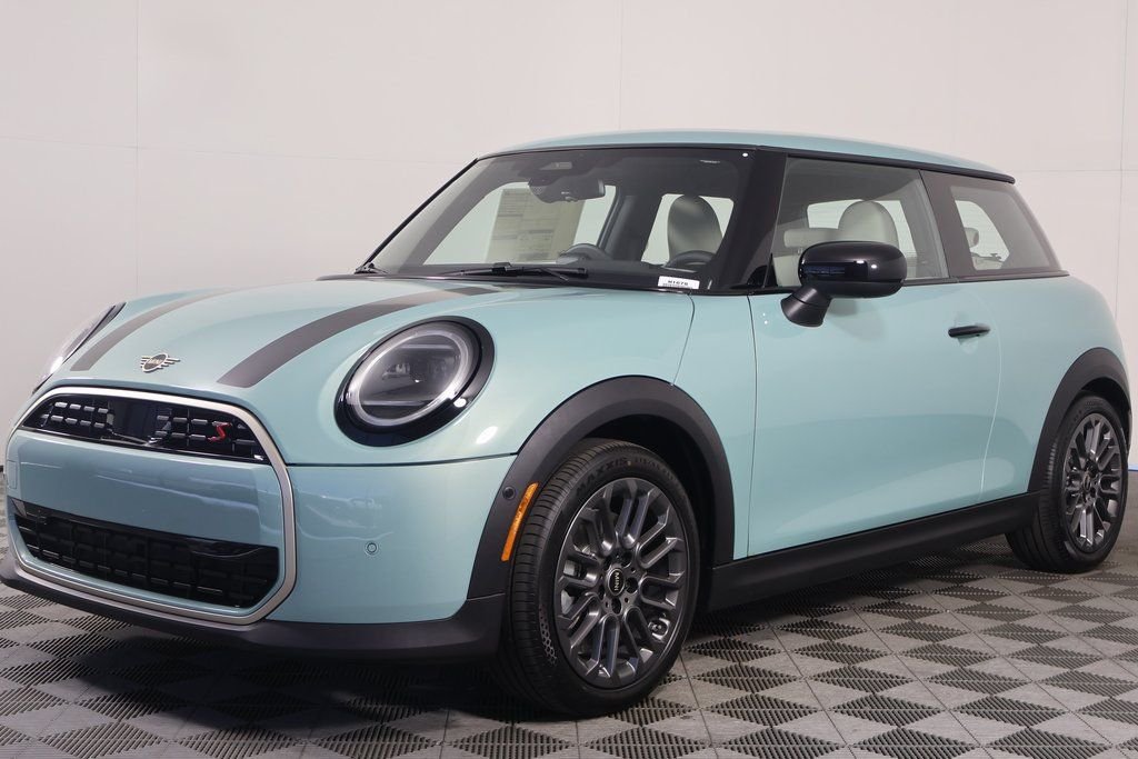 2026 MINI Hardtop Cooper S Signature's photo