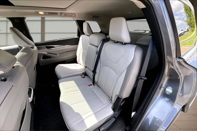 Used 2026 Gray INFINITI LUXE image 25