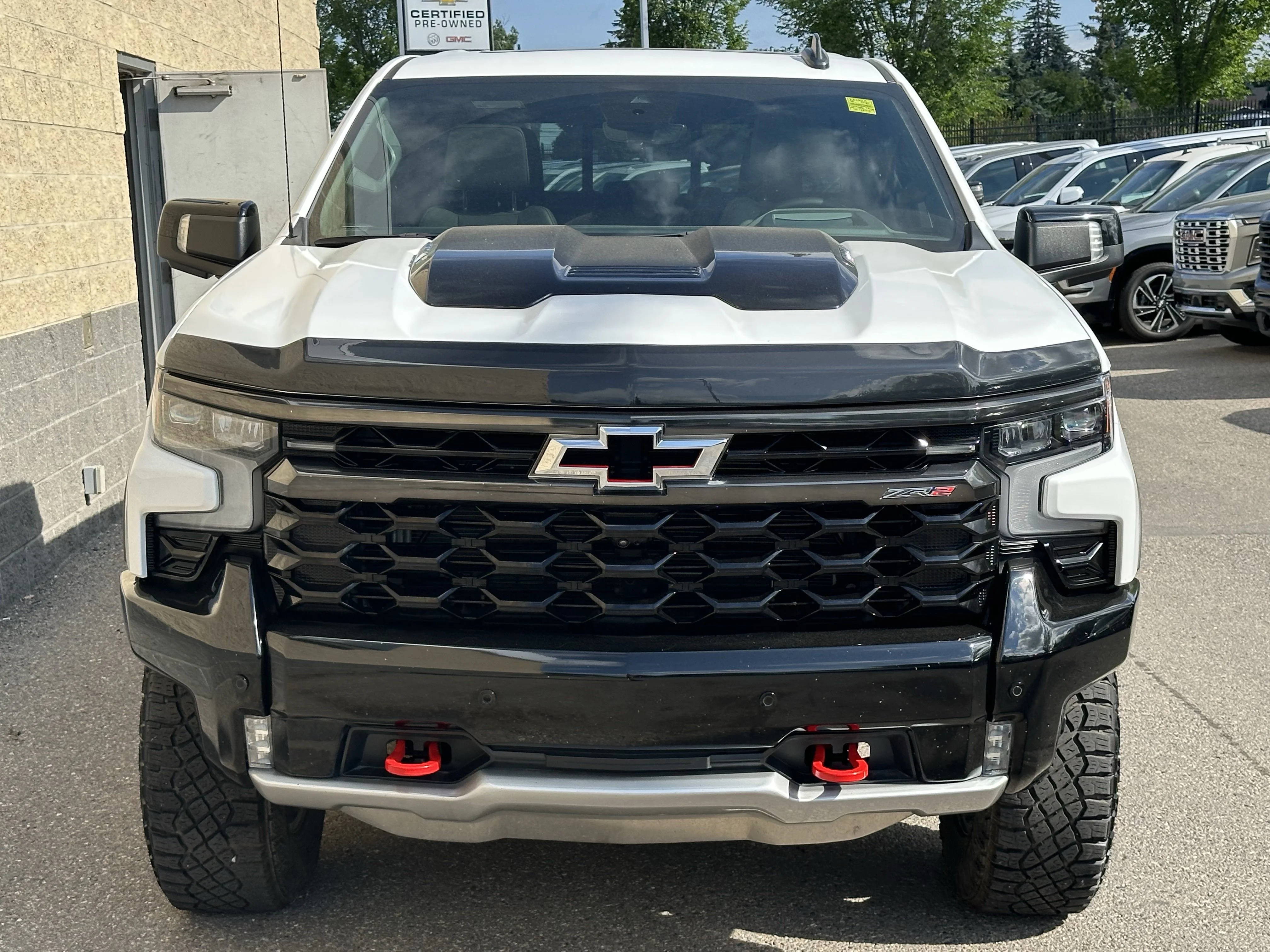 Certified Used 2025  Chevrolet ZR2 image 2