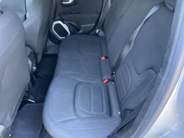 Used 2018 Glacier Metallic Jeep Latitude image 13
