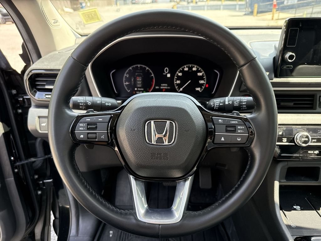 Used 2025 Crystal Black Pearl Honda Touring image 13
