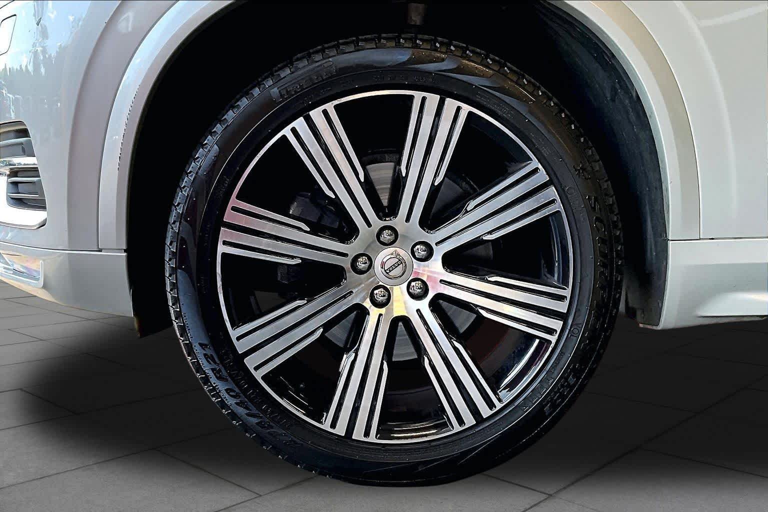 Used 2021 Birch Light Metallic Volvo Inscription image 11