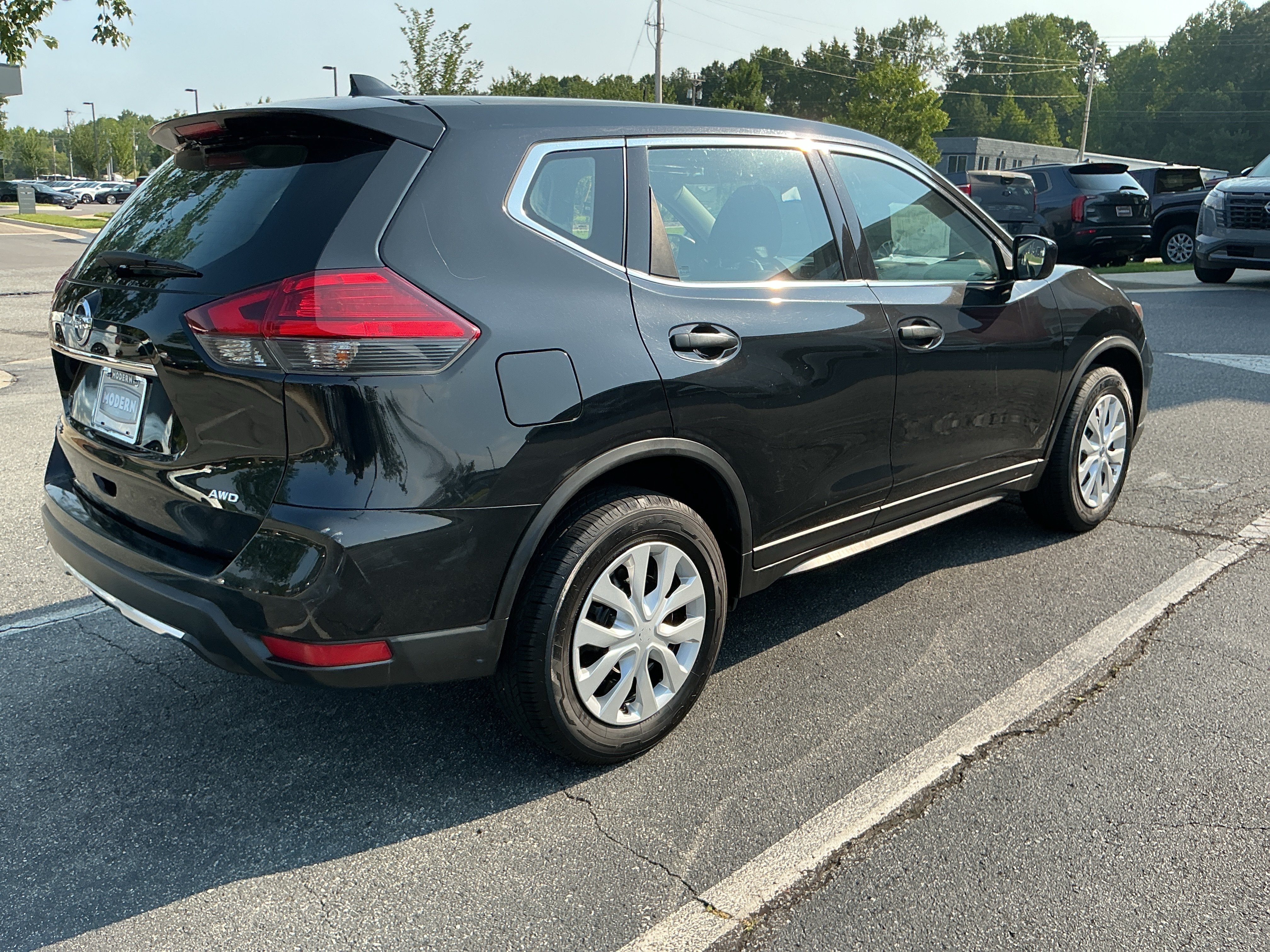 Used 2017 Magnetic Black Nissan S image 4