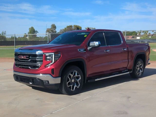 Used 2023 Red GMC SLT image 3