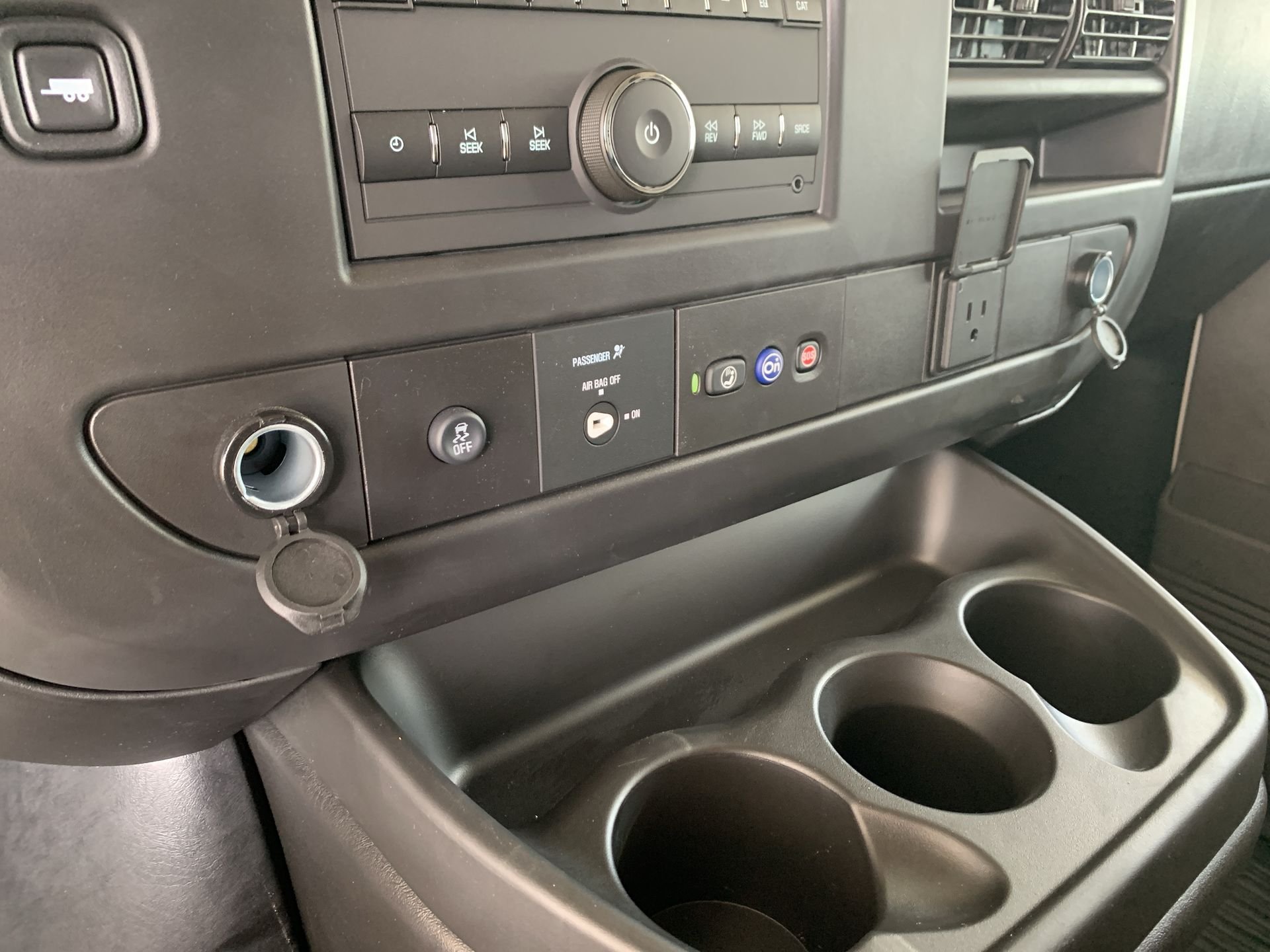 New 2025 Summit White GMC Work Van image 51