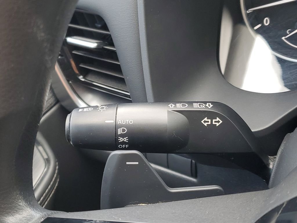 Used 2021 Scarlet Ember Tintcoat Nissan SV image 15