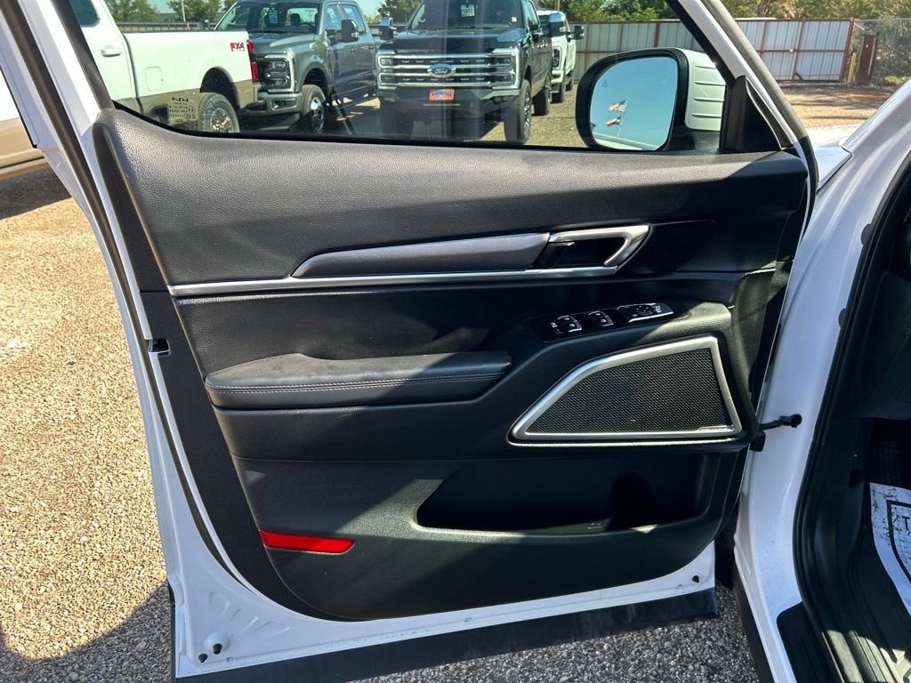Used 2024 White Pearl Kia S image 11