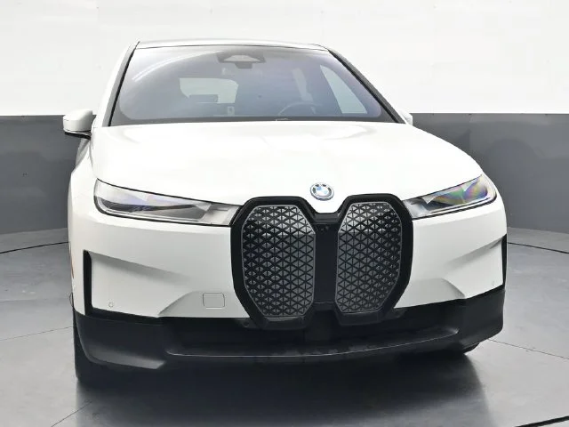 Certified Used 2024 White/off-white BMW xDrive50 image 11