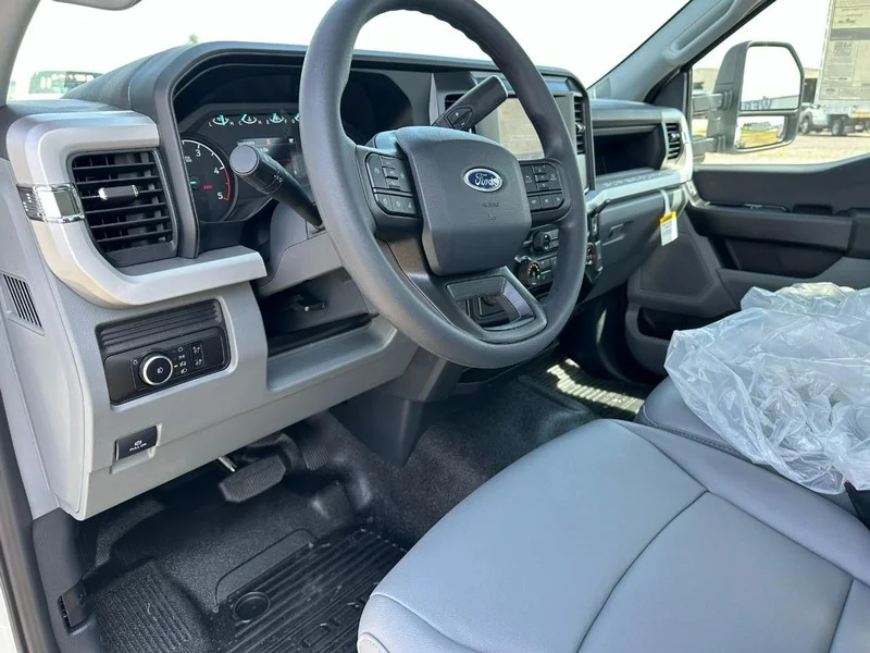 New 2026 Oxford White Ford 4WD Reg Cab 169 in WB 84 in image 5