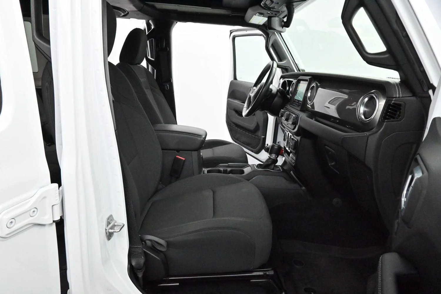 Used 2022 Bright White Clearcoat Jeep Unlimited Sahara image 30