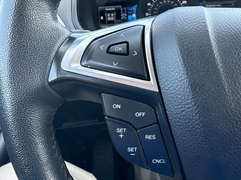 Used 2024 White Ford SEL image 9