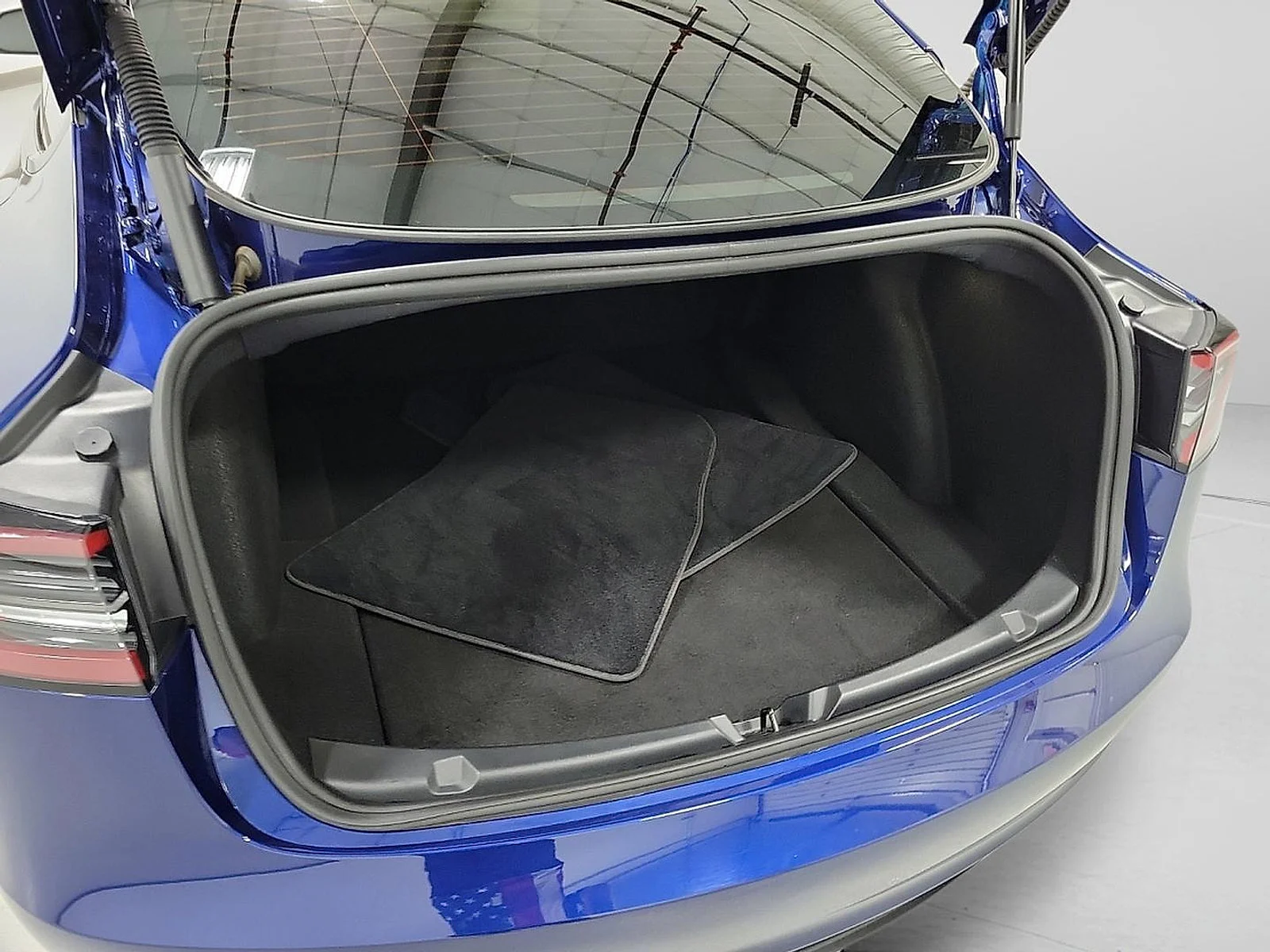 Used 2023 Blue Tesla Performance image 7