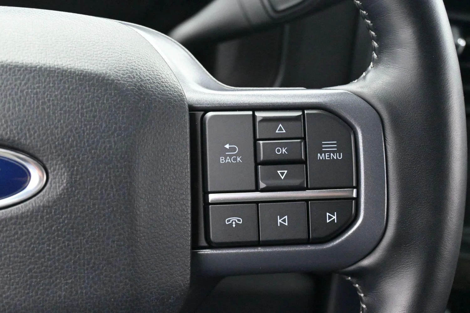Used 2023 Azure Gray Metallic Tri-Coat Ford Lariat image 19