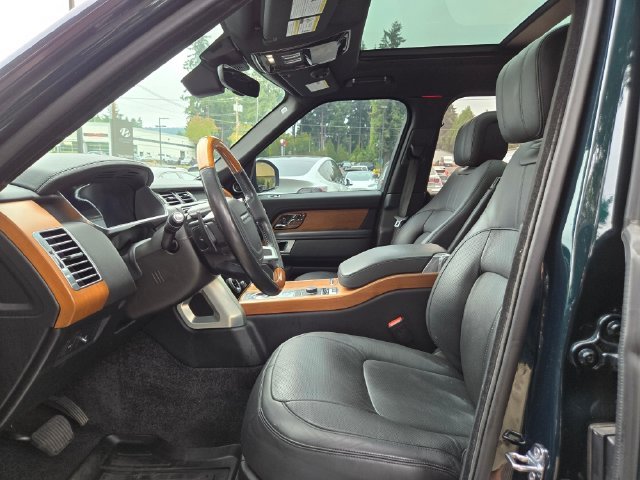 Used 2019 British Racing Green Land Rover 5.0L V8 Supercharged image 23