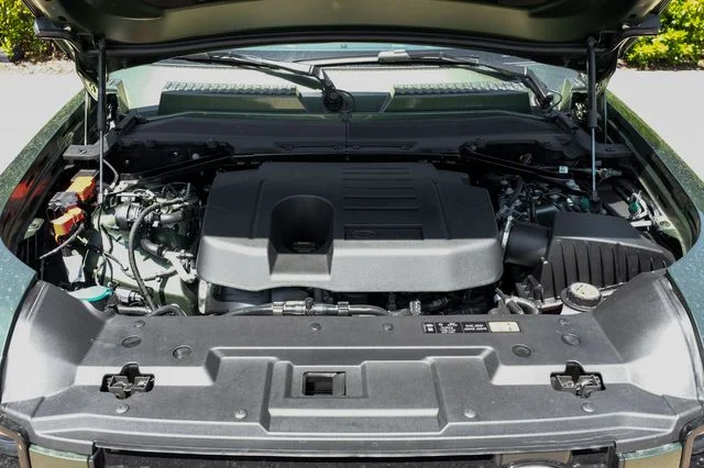 New 2026 Green Land Rover S image 57