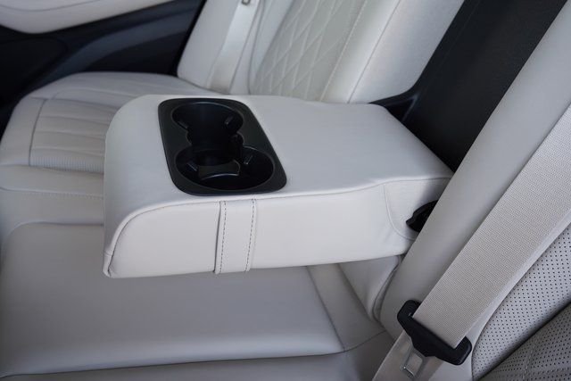 New 2026 MANUFAKTUR Moonlight White Metallic Mercedes-Benz AMG® GLE 63 S 4MATIC+ SUV image 34