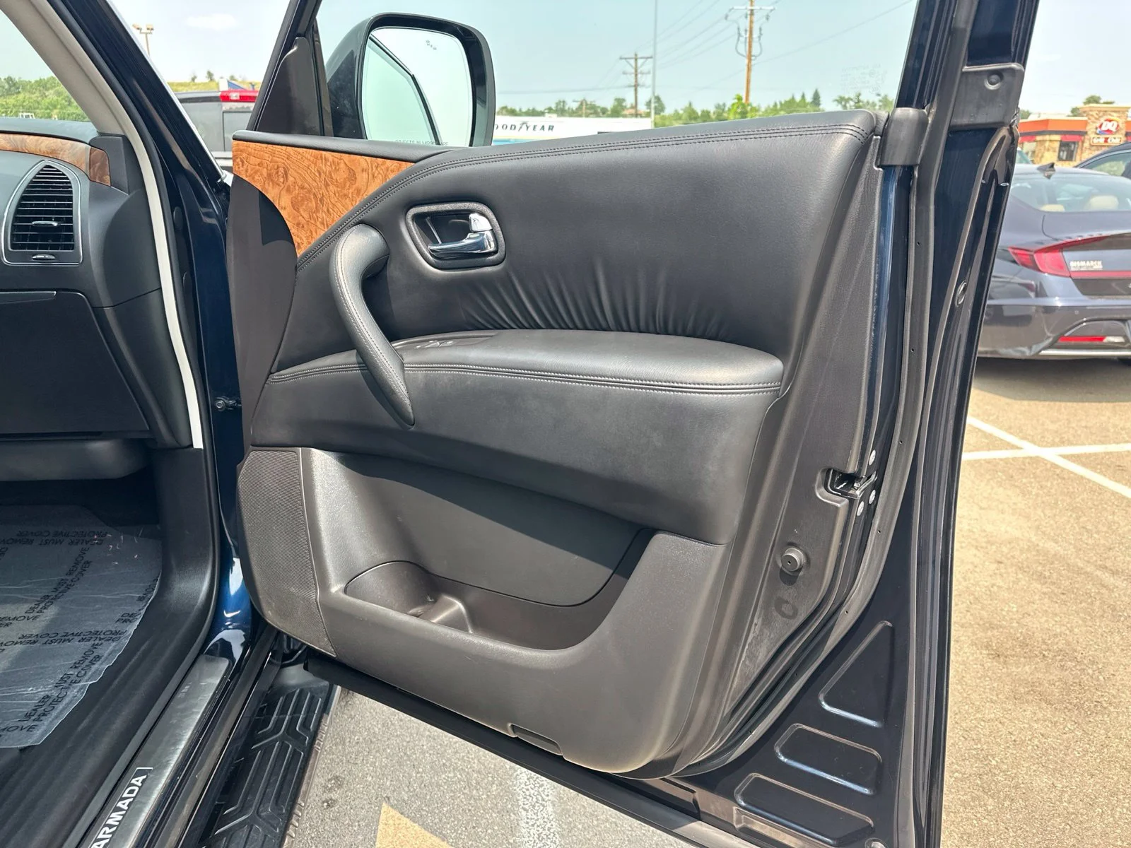 Used 2023 Blue Nissan SL image 46