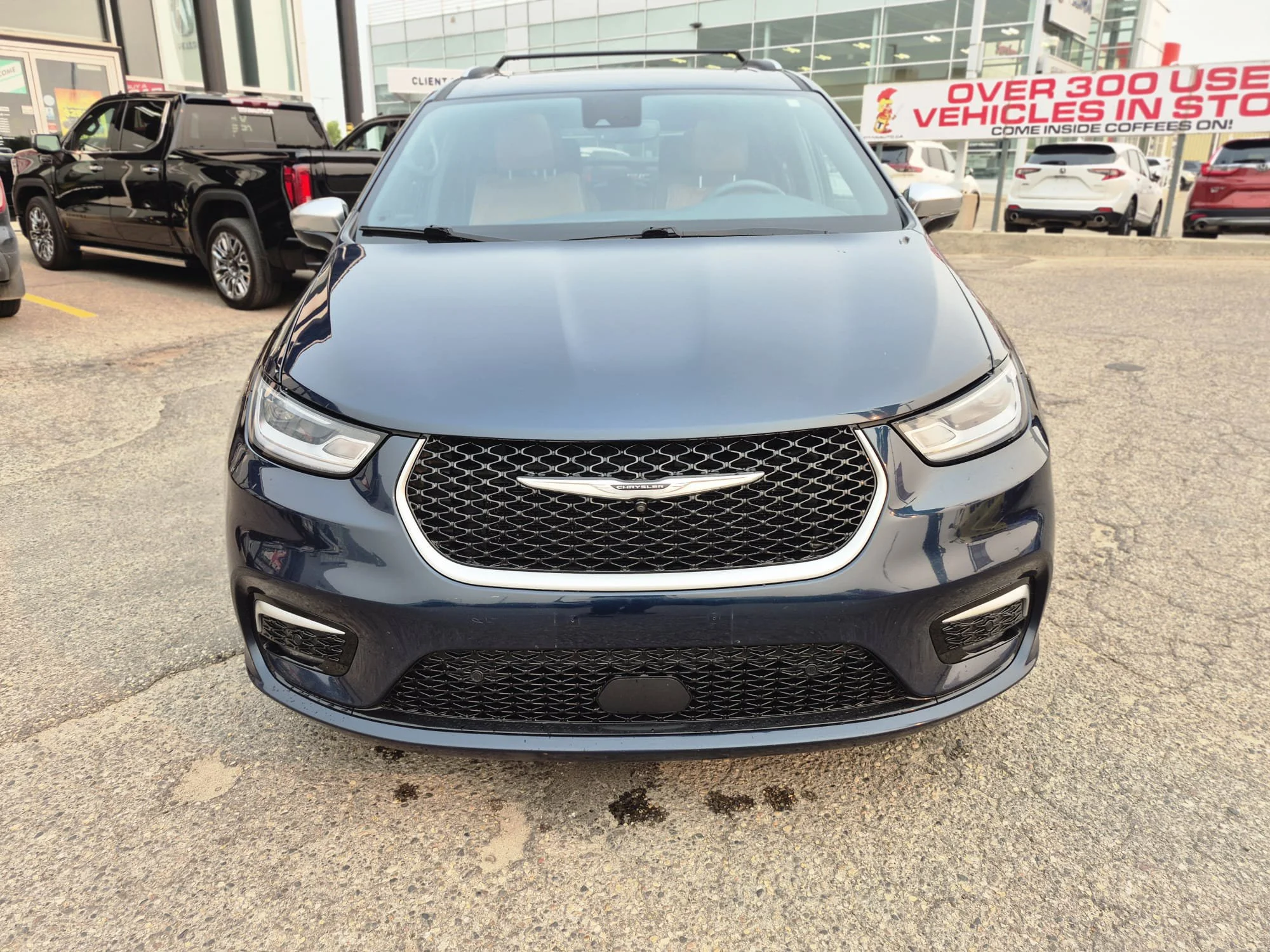 Certified Used 2023 Fathom Blue Pearl Chrysler Pinnacle*7 Pass | Cooled Leather | Rear Seat TVs | Nav | 360 Cam | Pano Roof | Htd Wheel | CarPlay image 4