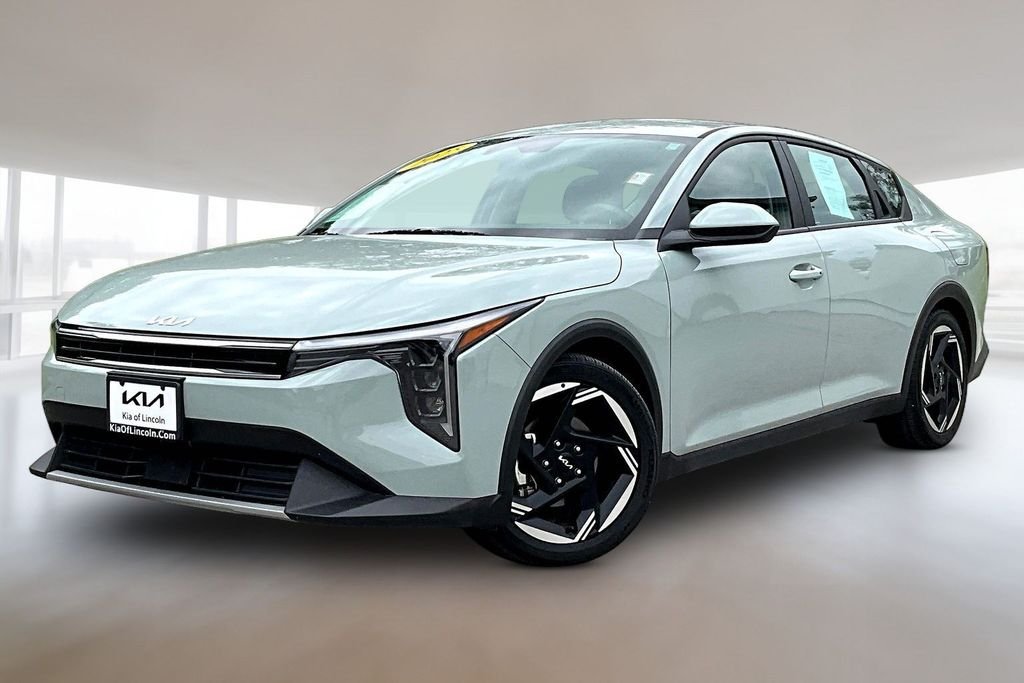 2025 Kia K4 EX AT's photo