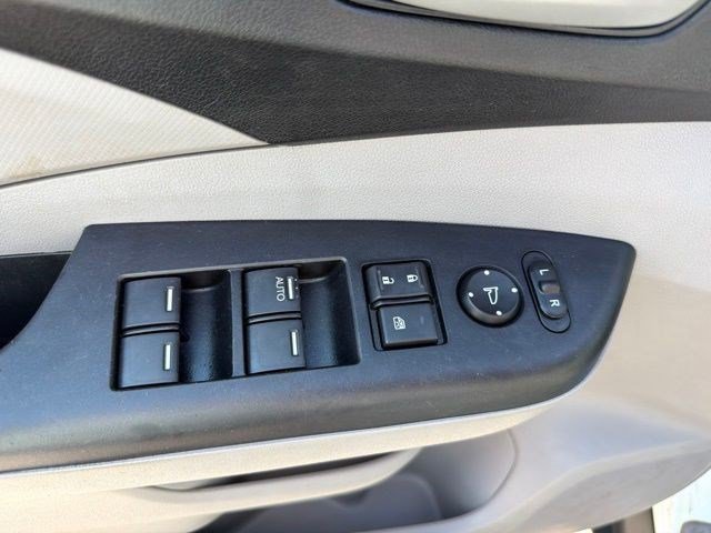 Used 2014 White Honda LX image 11