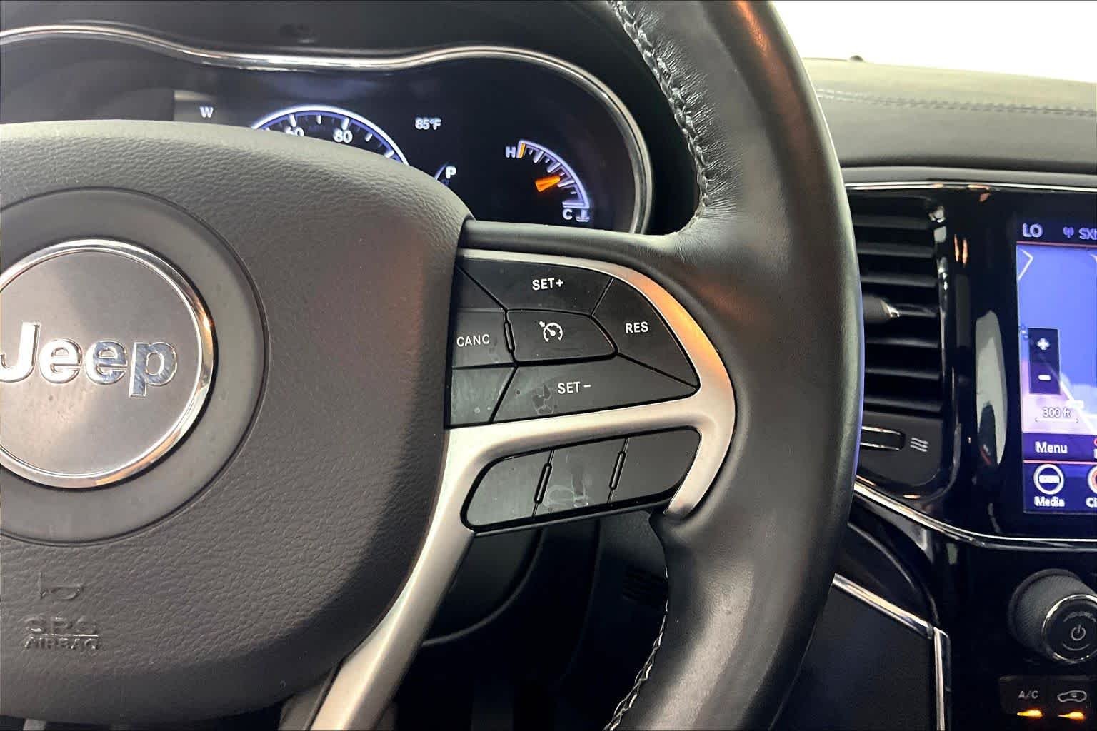 Used 2020 Granite Crystal Metallic Clearcoat Jeep Overland image 24