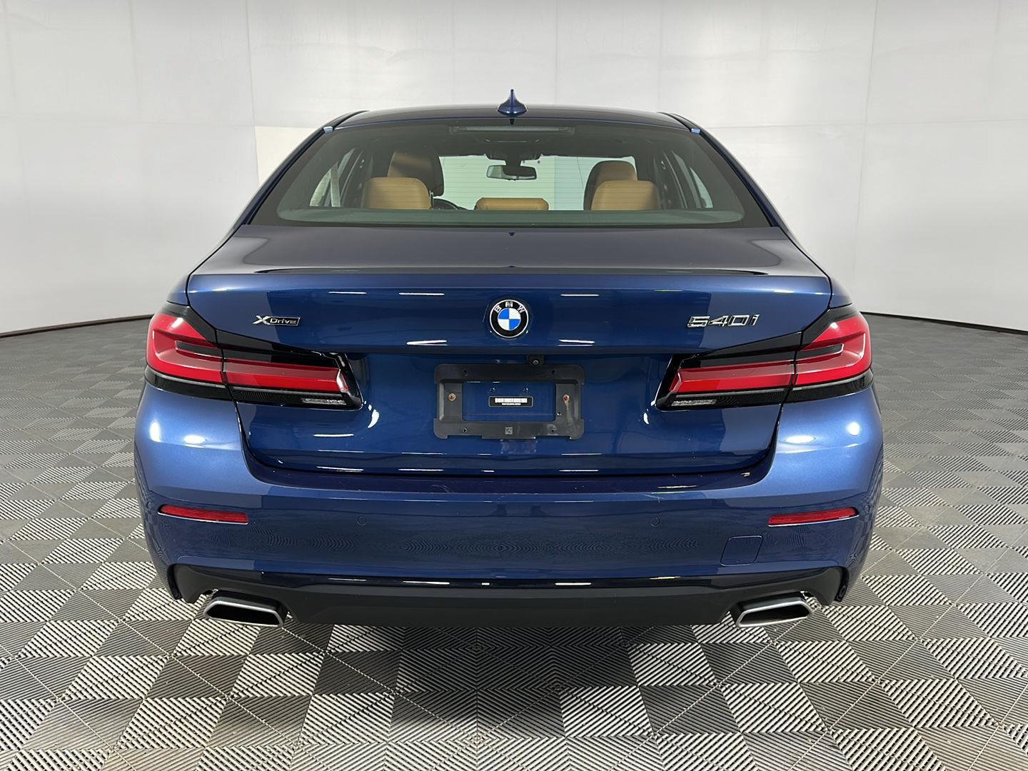 Used 2022 Phytonic Blue Metallic BMW 540i xDrive image 26