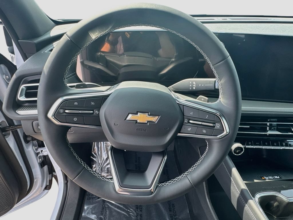 New 2027 Polar White Tricoat Chevrolet LT image 11