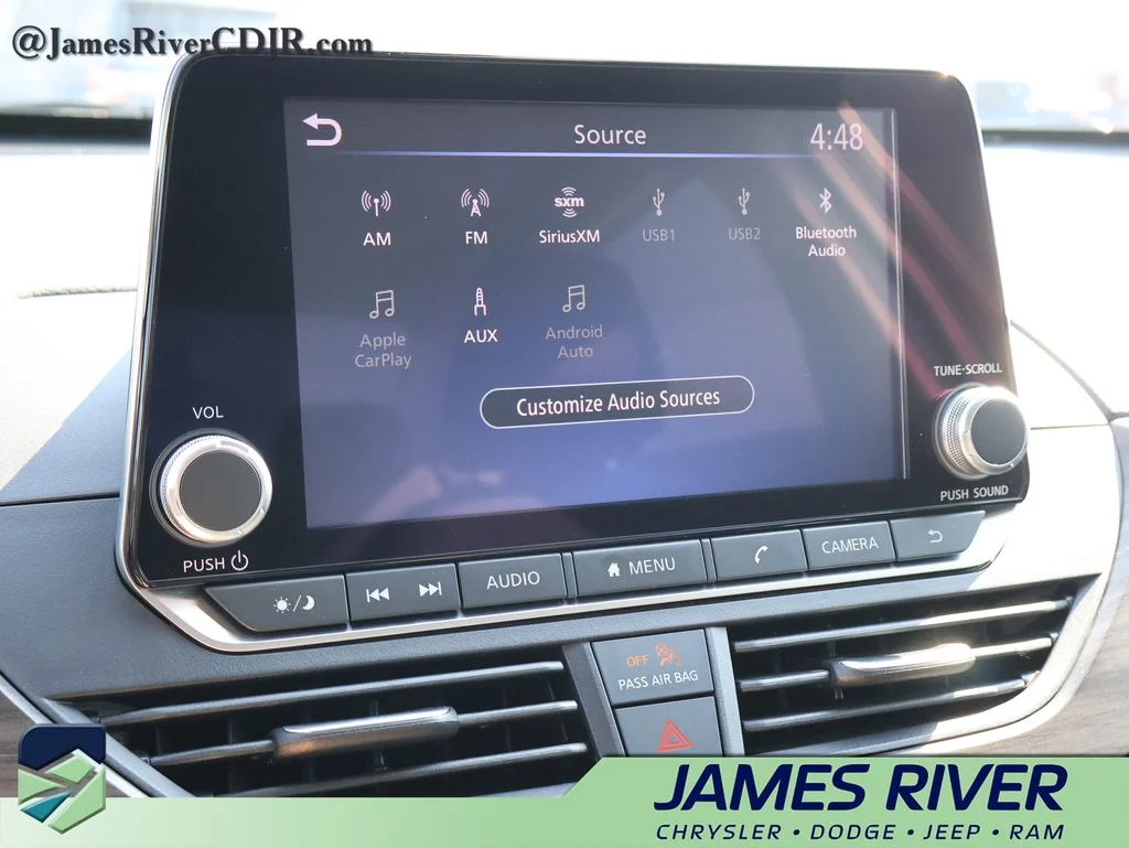 Used 2025 Red Nissan 2.5 SV image 32