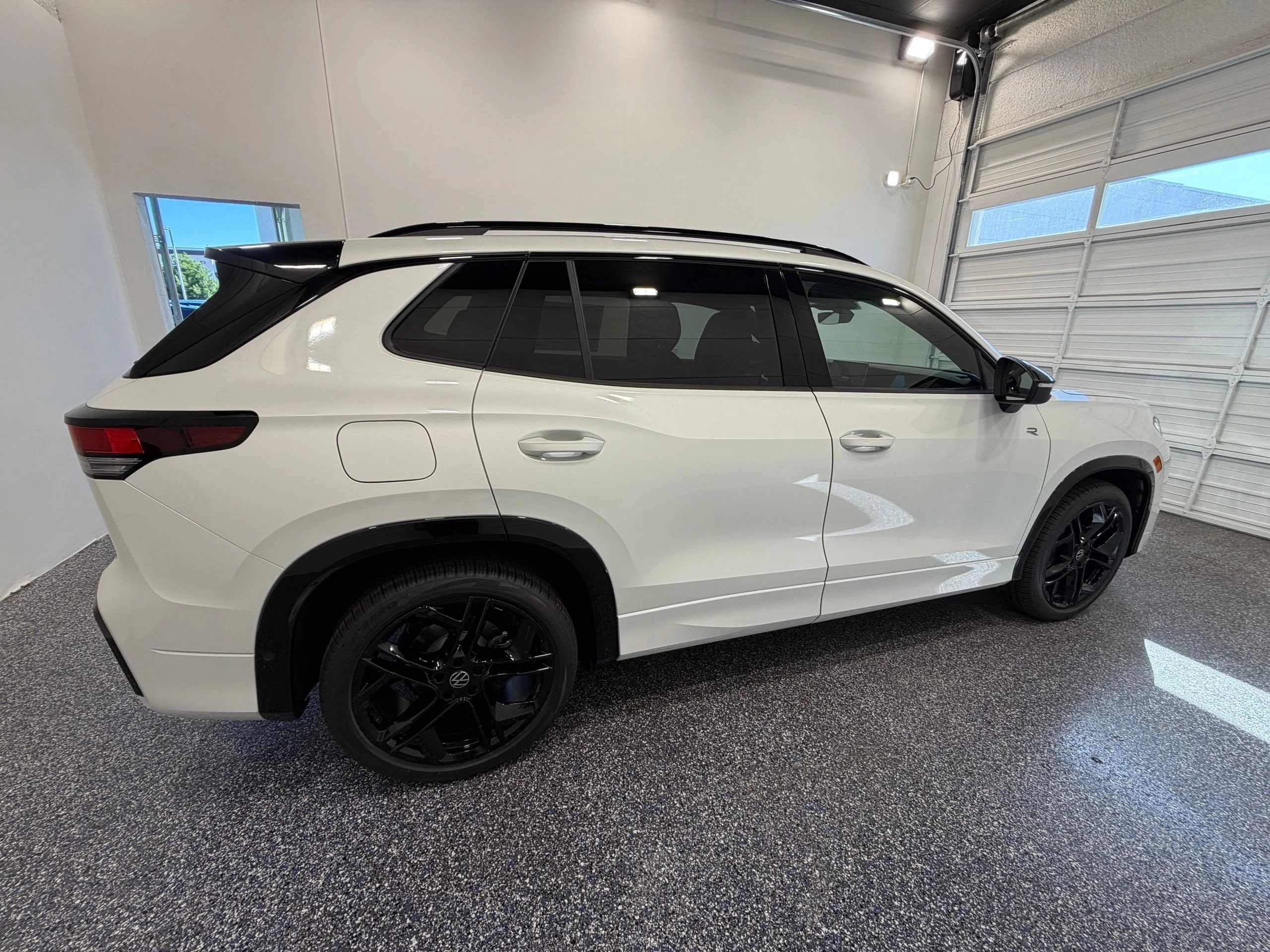 New 2026 White Volkswagen 2.0T SE R-Line Black image 7