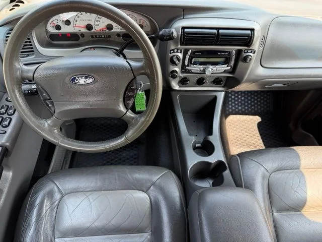 Used 2005 Black Clearcoat Ford Adrenalin image 3