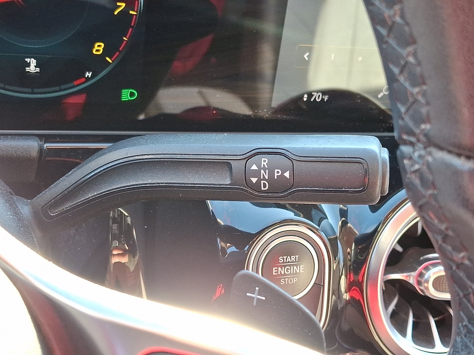 Certified Used 2021 Patagonia Red Metallic - 993 Mercedes-Benz 4MATIC® image 15