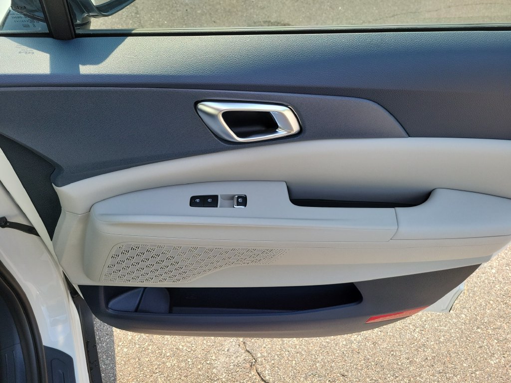 New 2026 Snow White Pearl Kia EX image 10