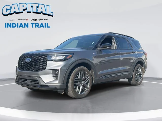 Used 2025 Gray Ford ST-Line image 1